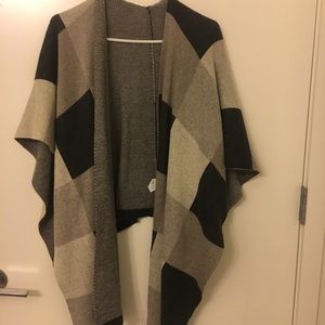 Lululemon wrap shrug